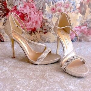 Brand New Badgley Mischka Gold Tone Rhinestone Strappy Formal Sparkly Heels